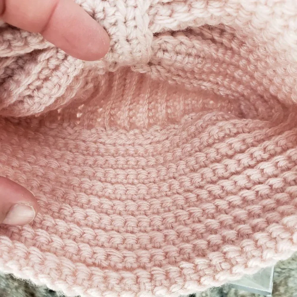 Crochet baby‎ hat size 0-3 months